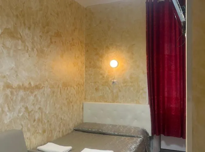 Affittacamere Termini Golden House *